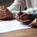 Relações jurídicas contratuais sob o regime emergencial e transitório